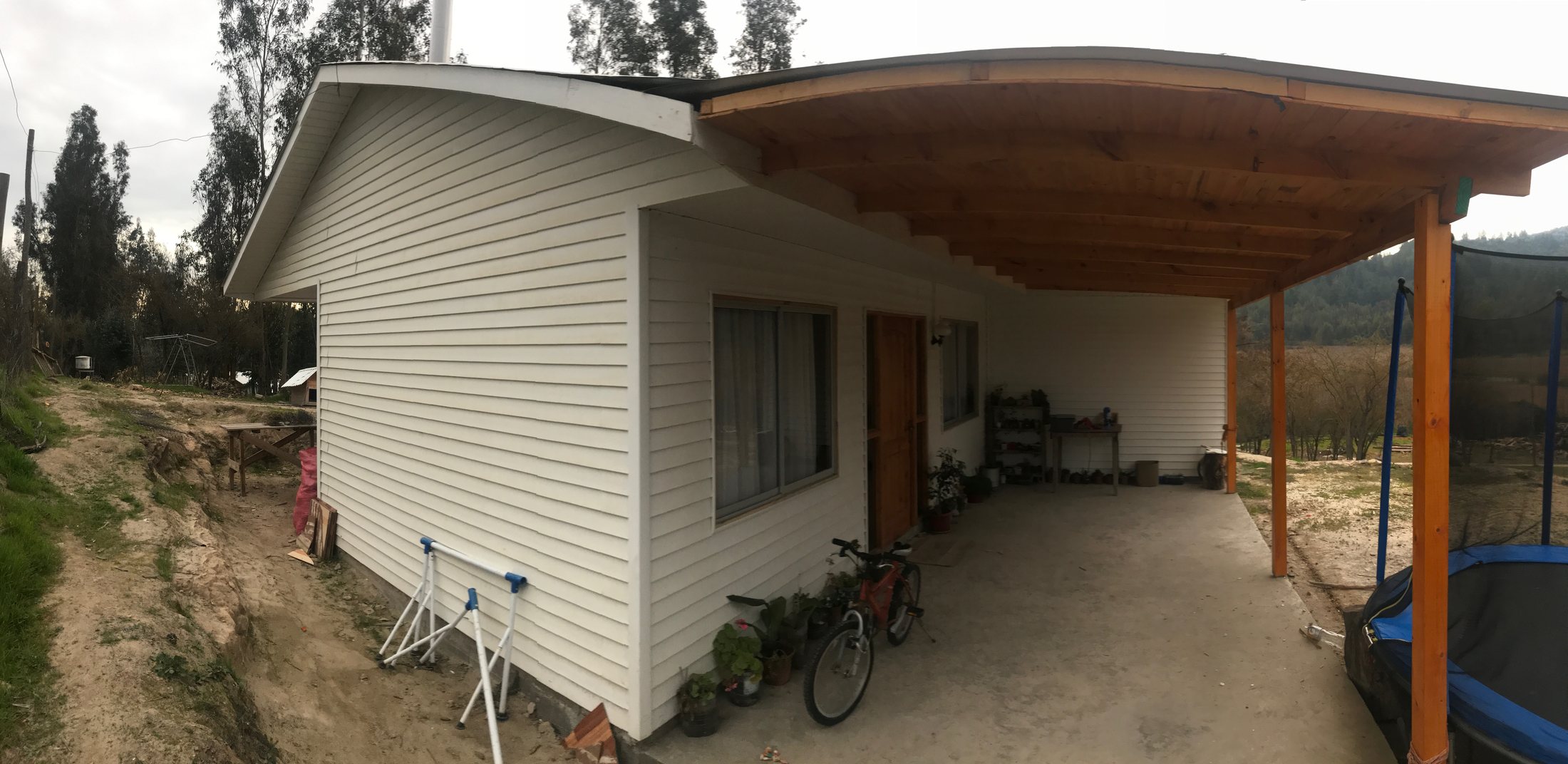 Porche y revestimiento de vivienda terminada