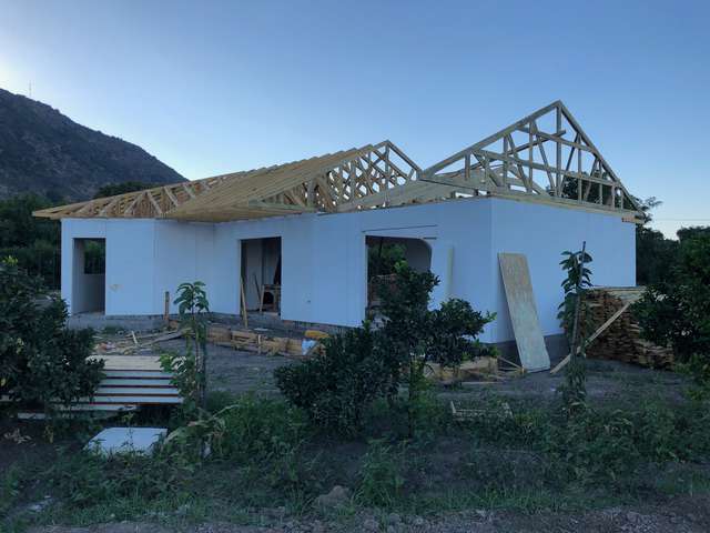 Estructura de techumbre en obra