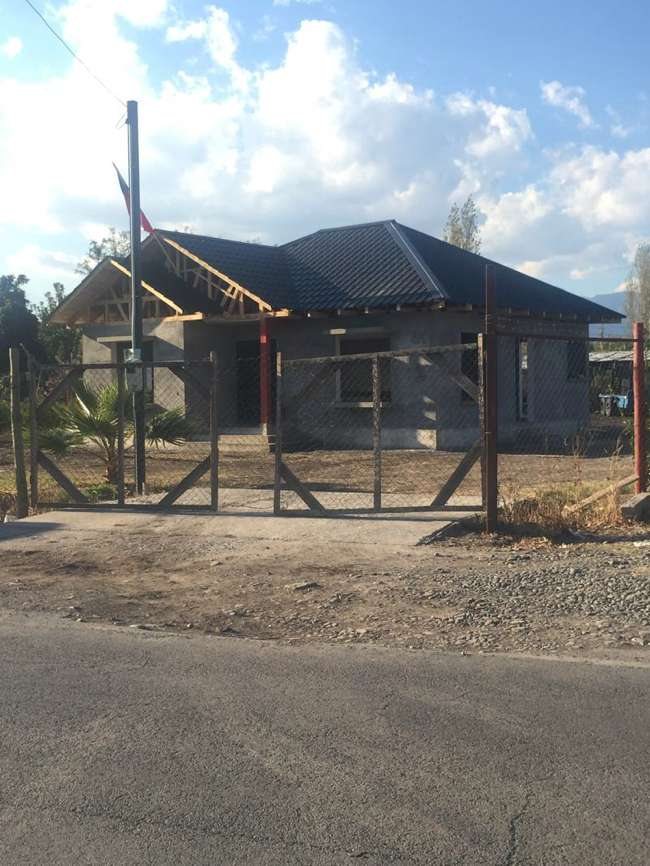 Vivienda terminada con cubierta inclinada