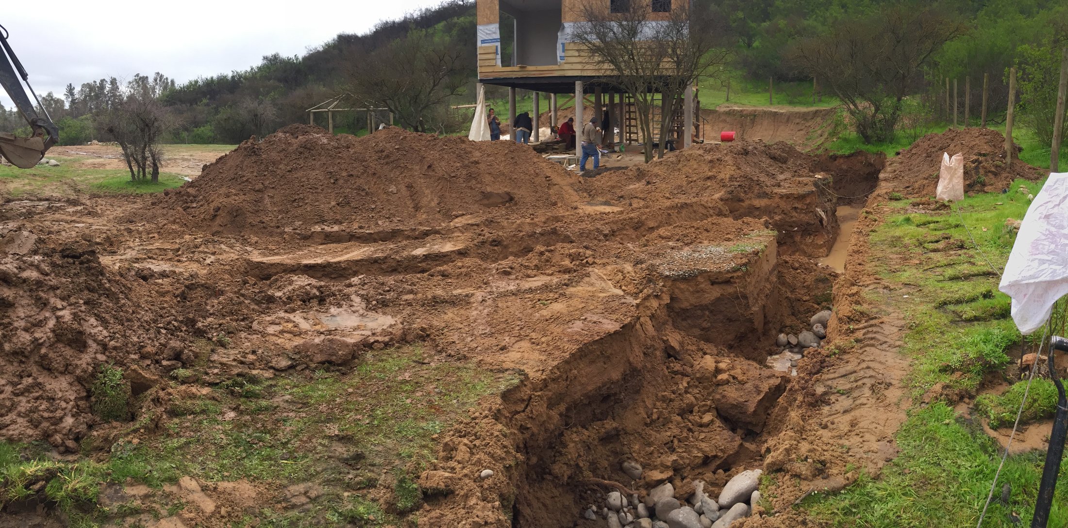 Excavación y drenajes de fundaciones en terreno